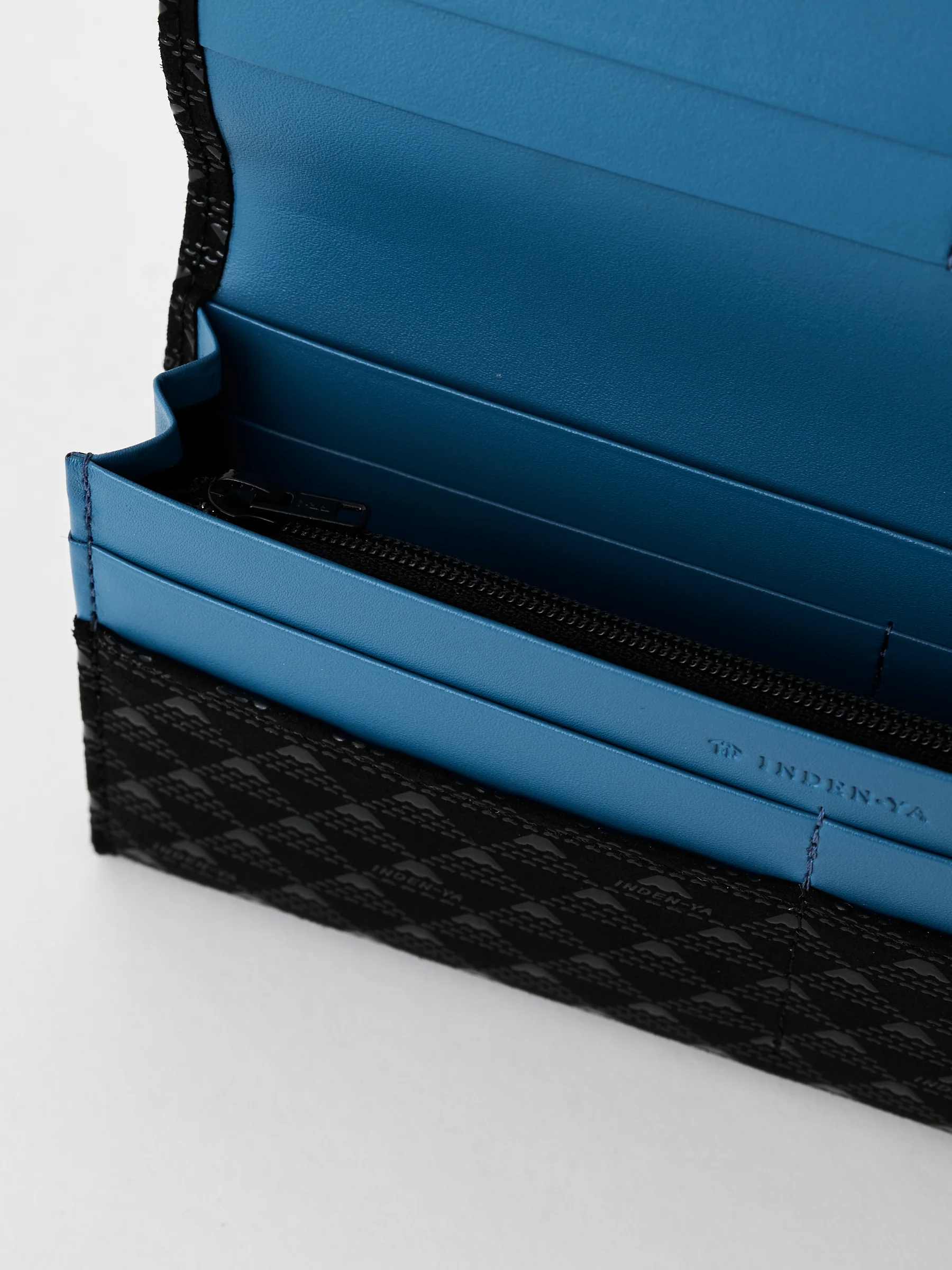 Black Fuji Lacquered Leather Wallet - Image 4