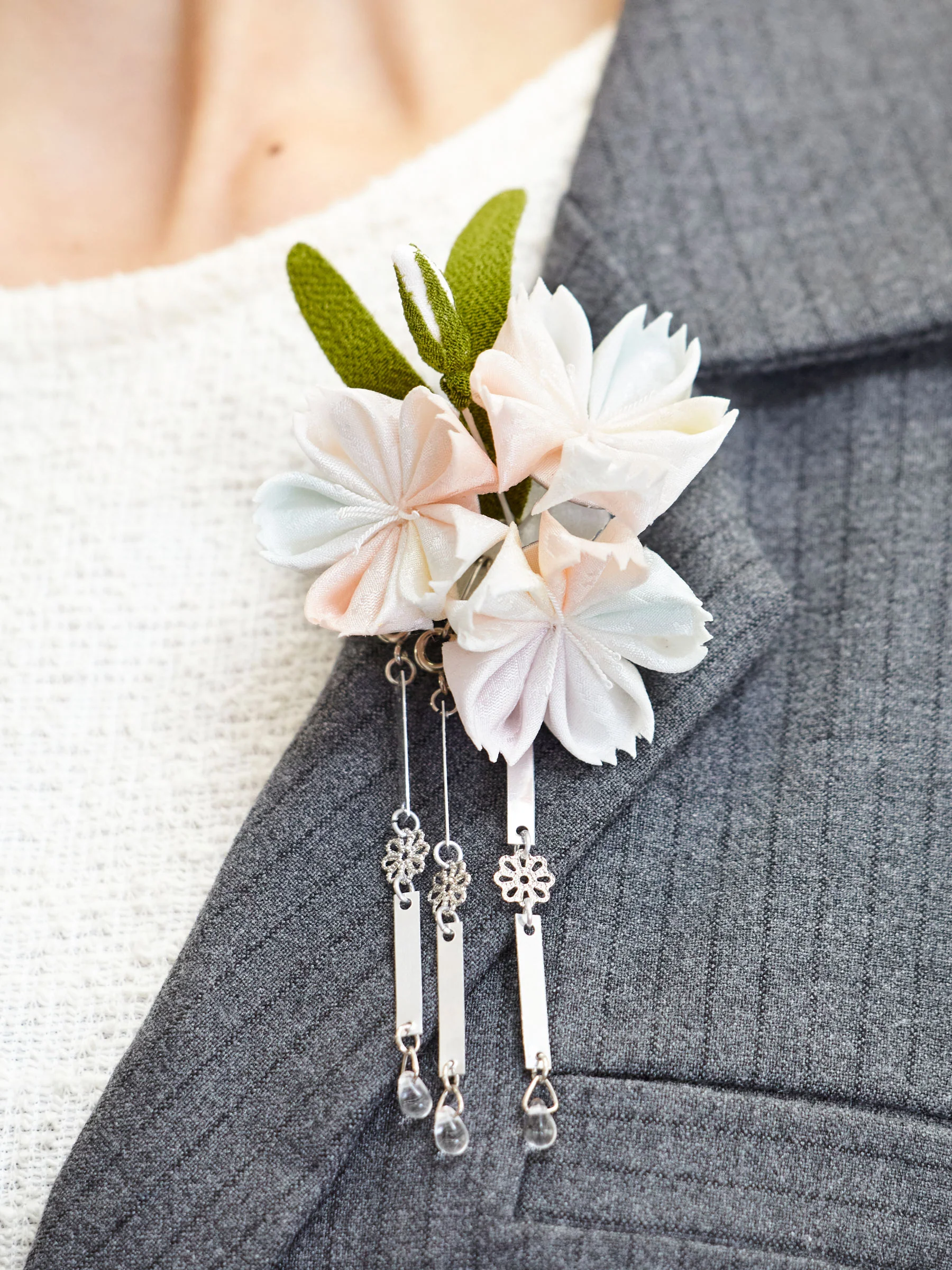 Carnation Kanzashi Silk Hair Clip/Brooch - Image 6