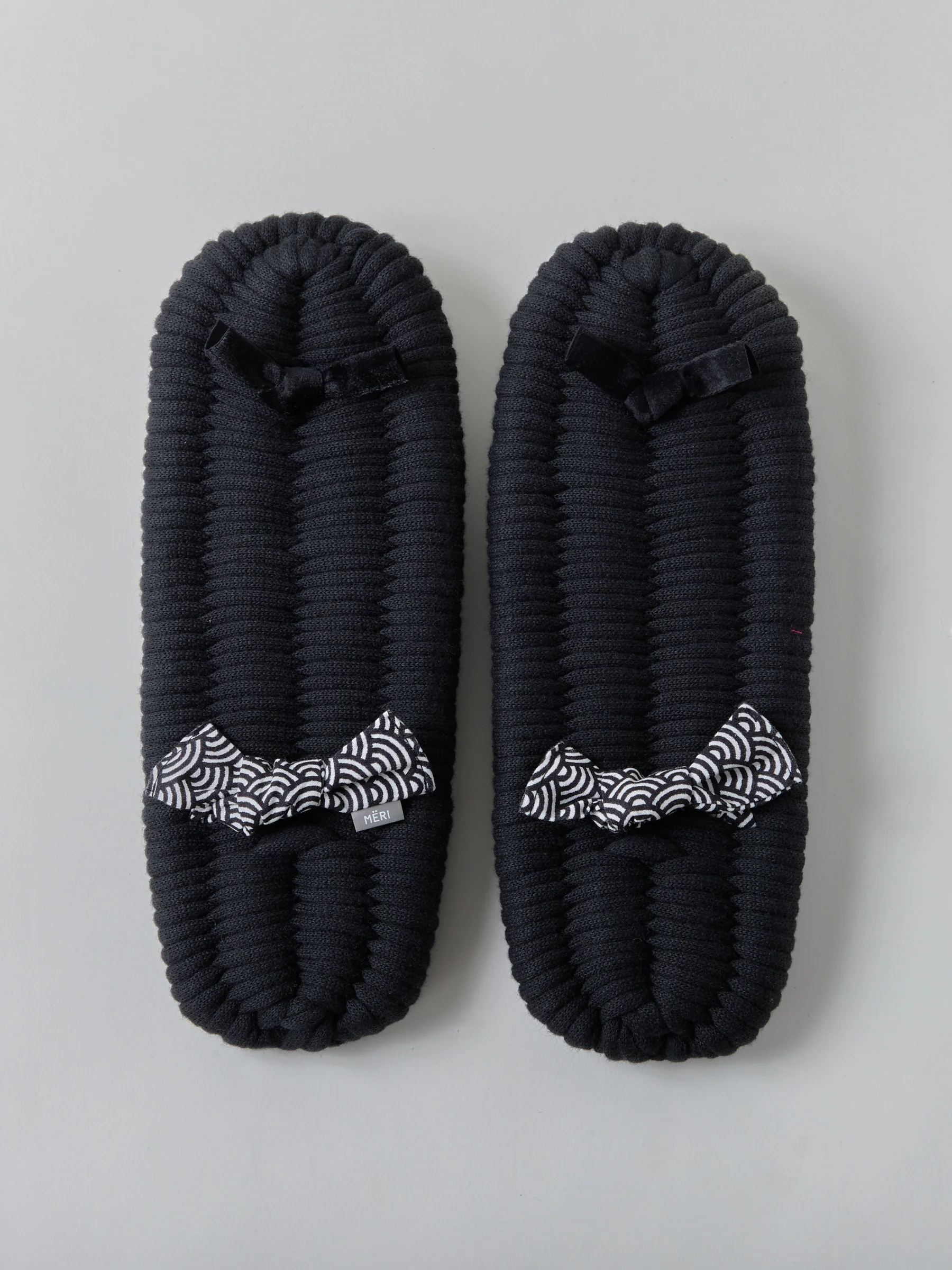 Classic Men’s Kimono Jacket & Zori Slippers Gift Set - Image 16