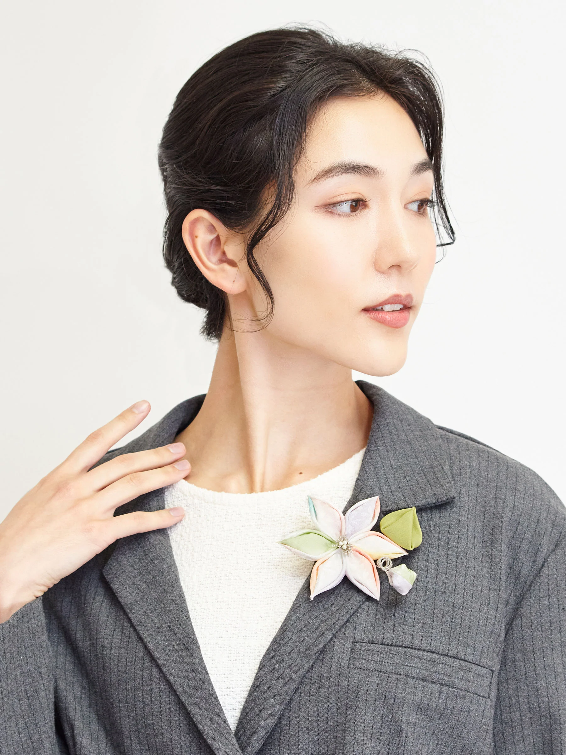 Clematis  Kanzashi Silk Hair Clip/Brooch - Image 3