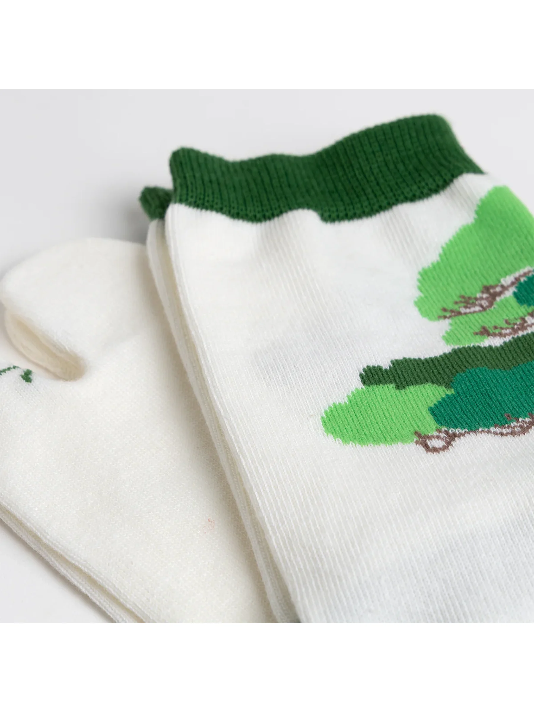 Five Needle Pine Tabi Socks - Image 5