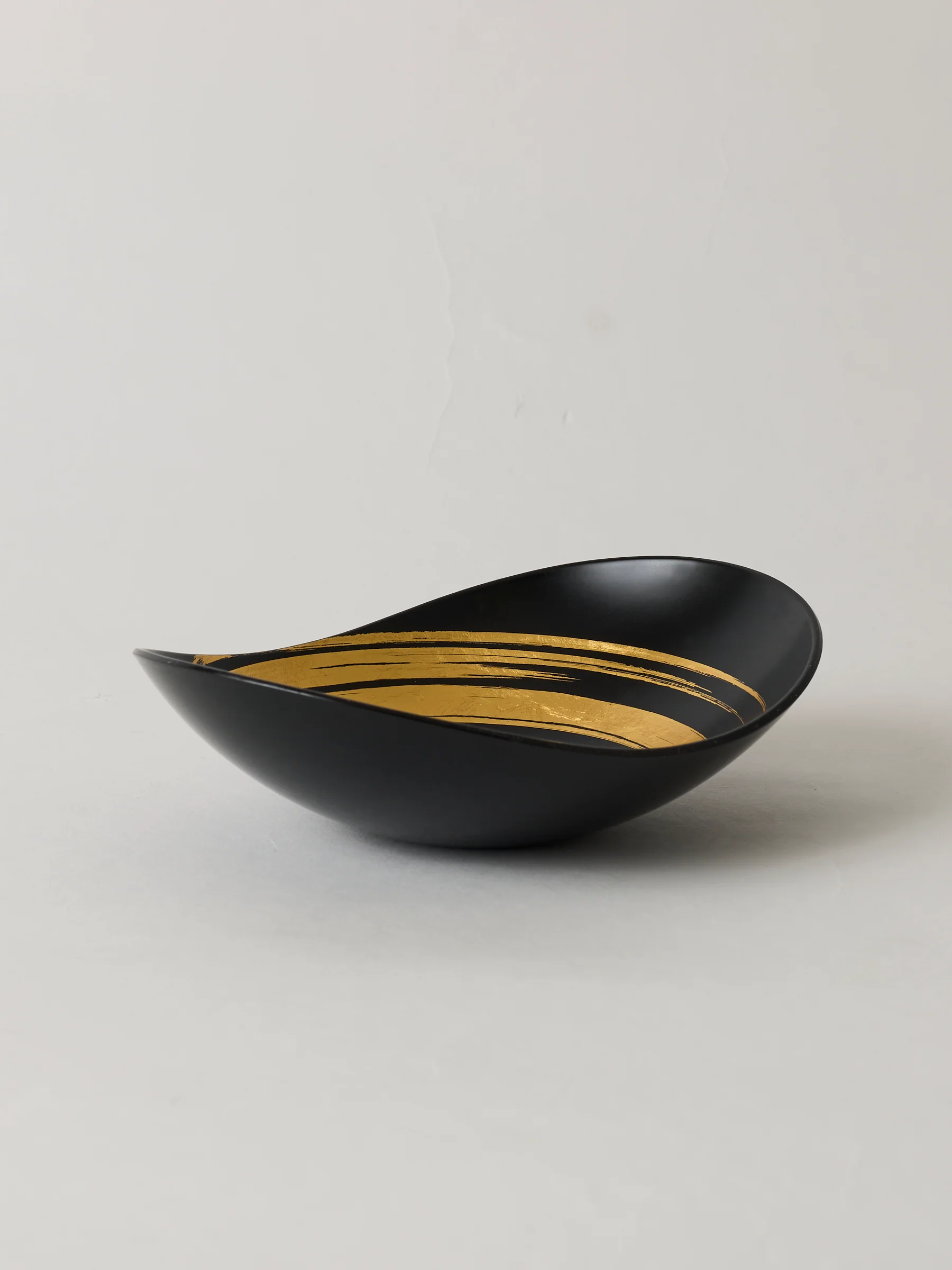 Gold Leaf Lacquer Bowl Set by Hakuza - Image 3