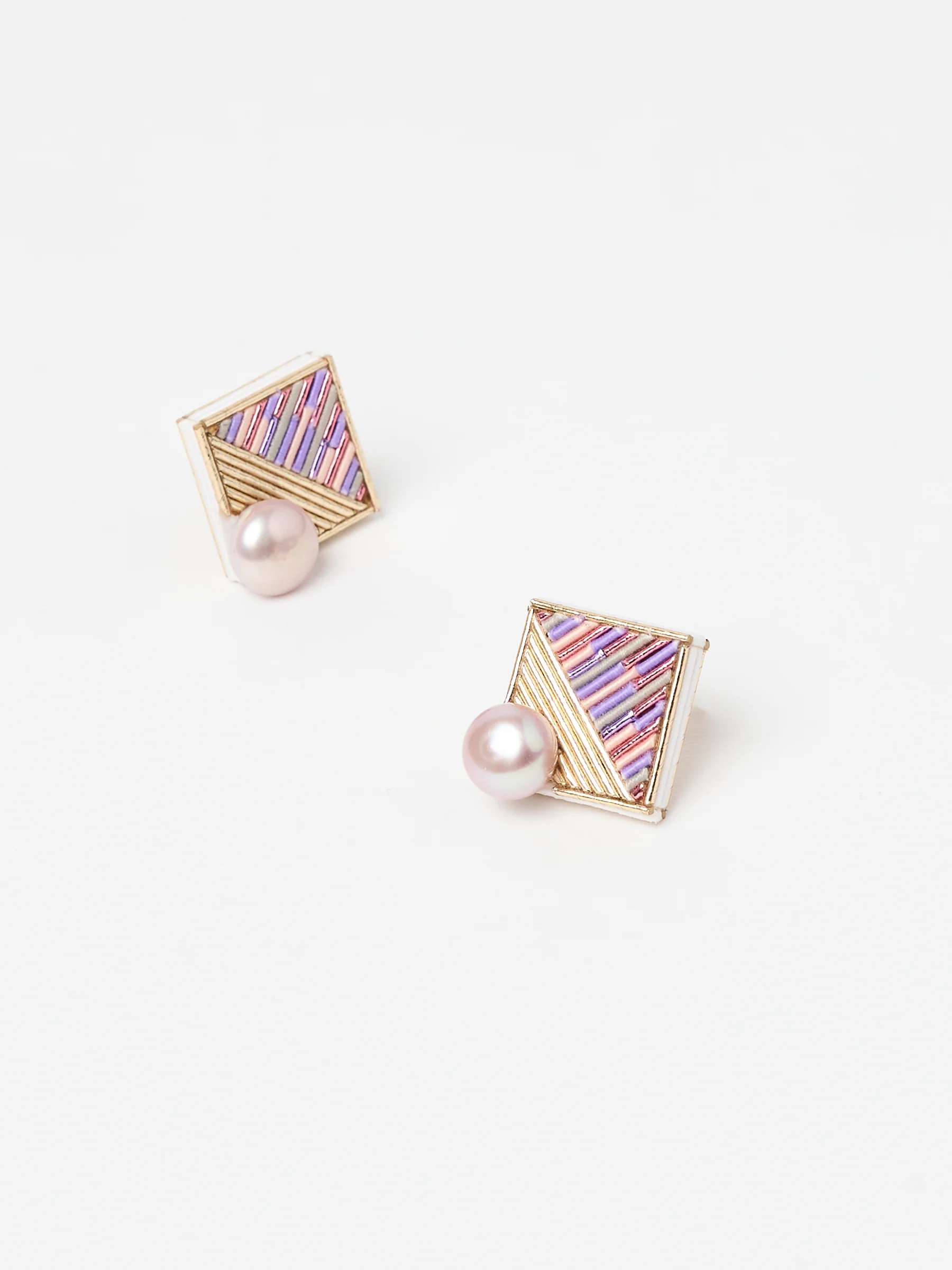 Mizuhiki Pink Pearl Earrings - Image 3