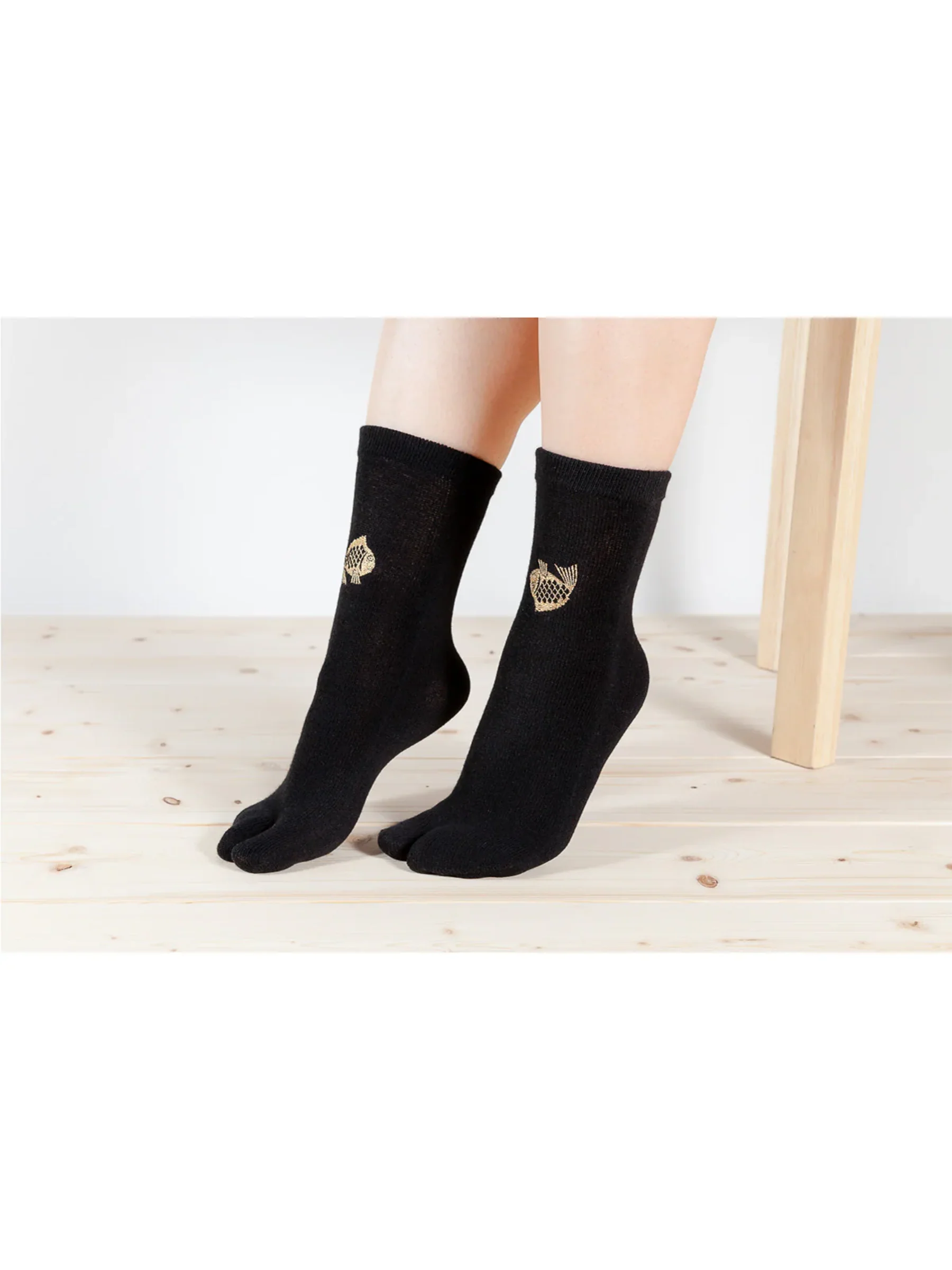Happy Seabream Tabi Socks in Black - Image 3