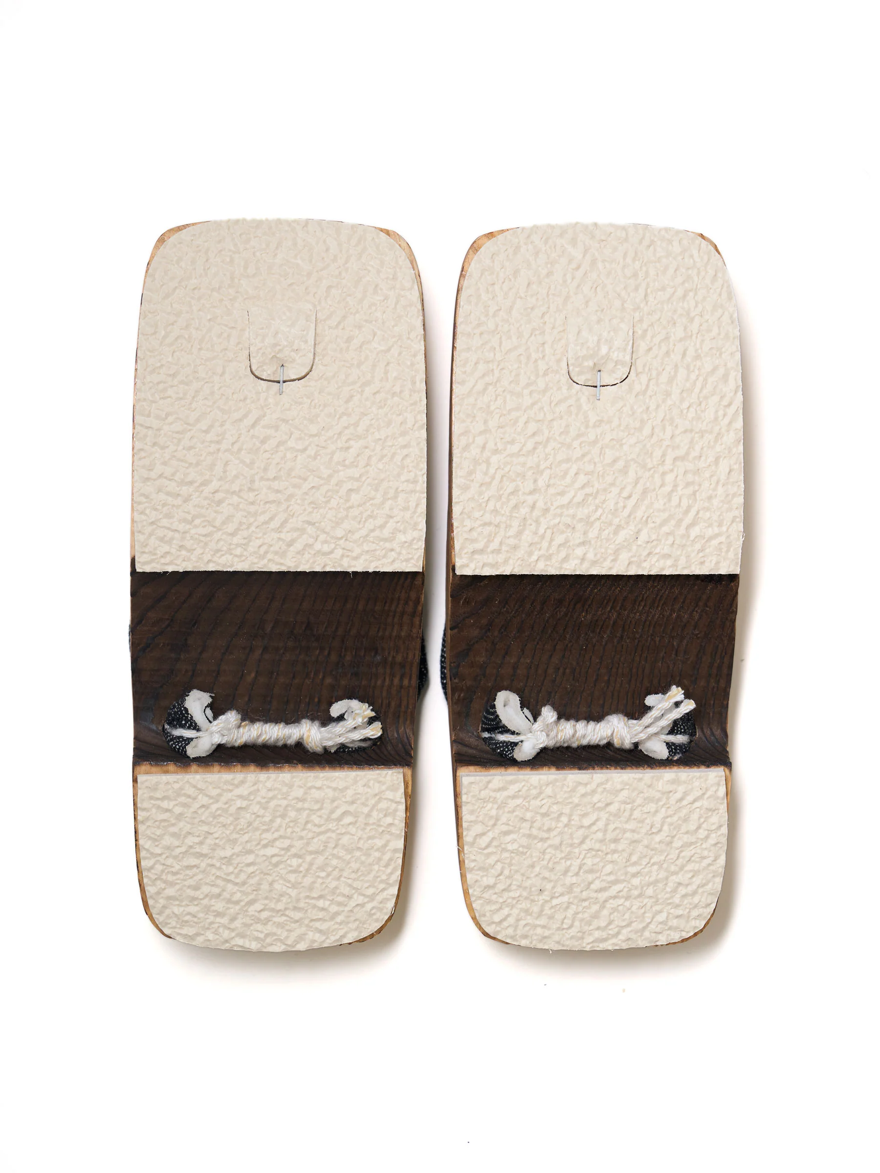 Hita Cedar Wooden Men’s Geta Sandals - Image 6