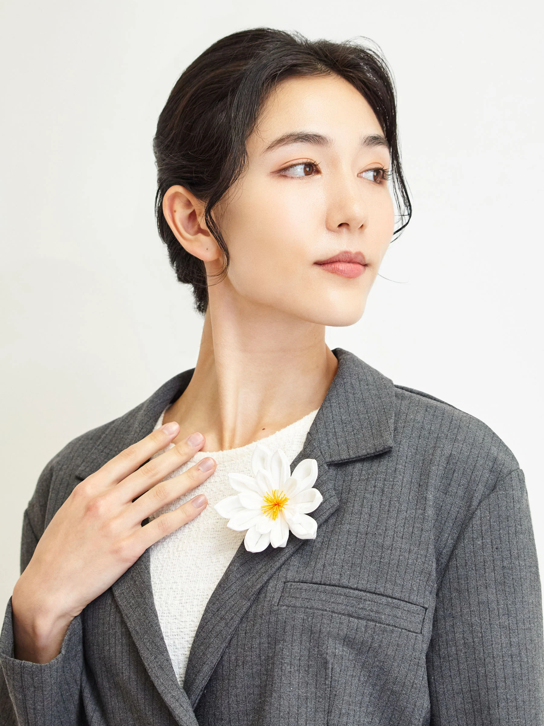 Lily Kanzashi Silk Hair Clip/Brooch - Image 3
