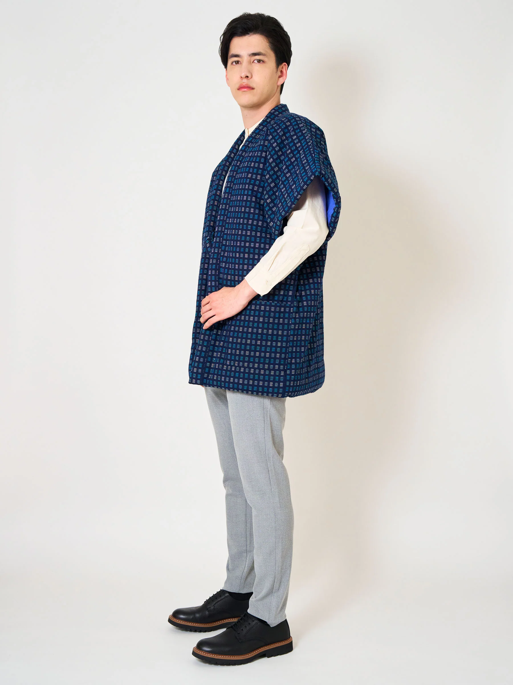 Mado Blue Short-Sleeve Hanten Padded Jacket - Image 3