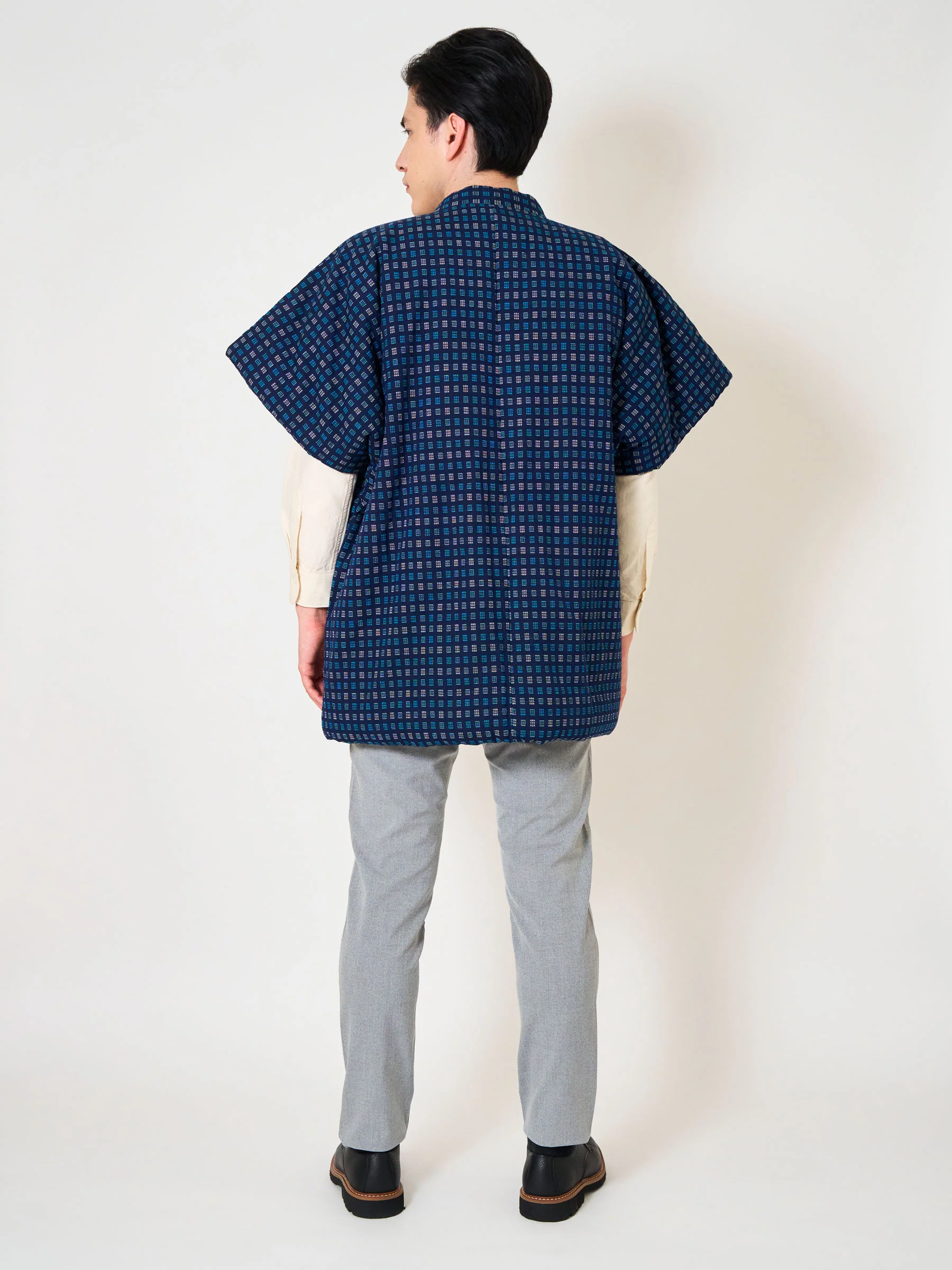 Mado Blue Short-Sleeve Hanten Padded Jacket - Image 4