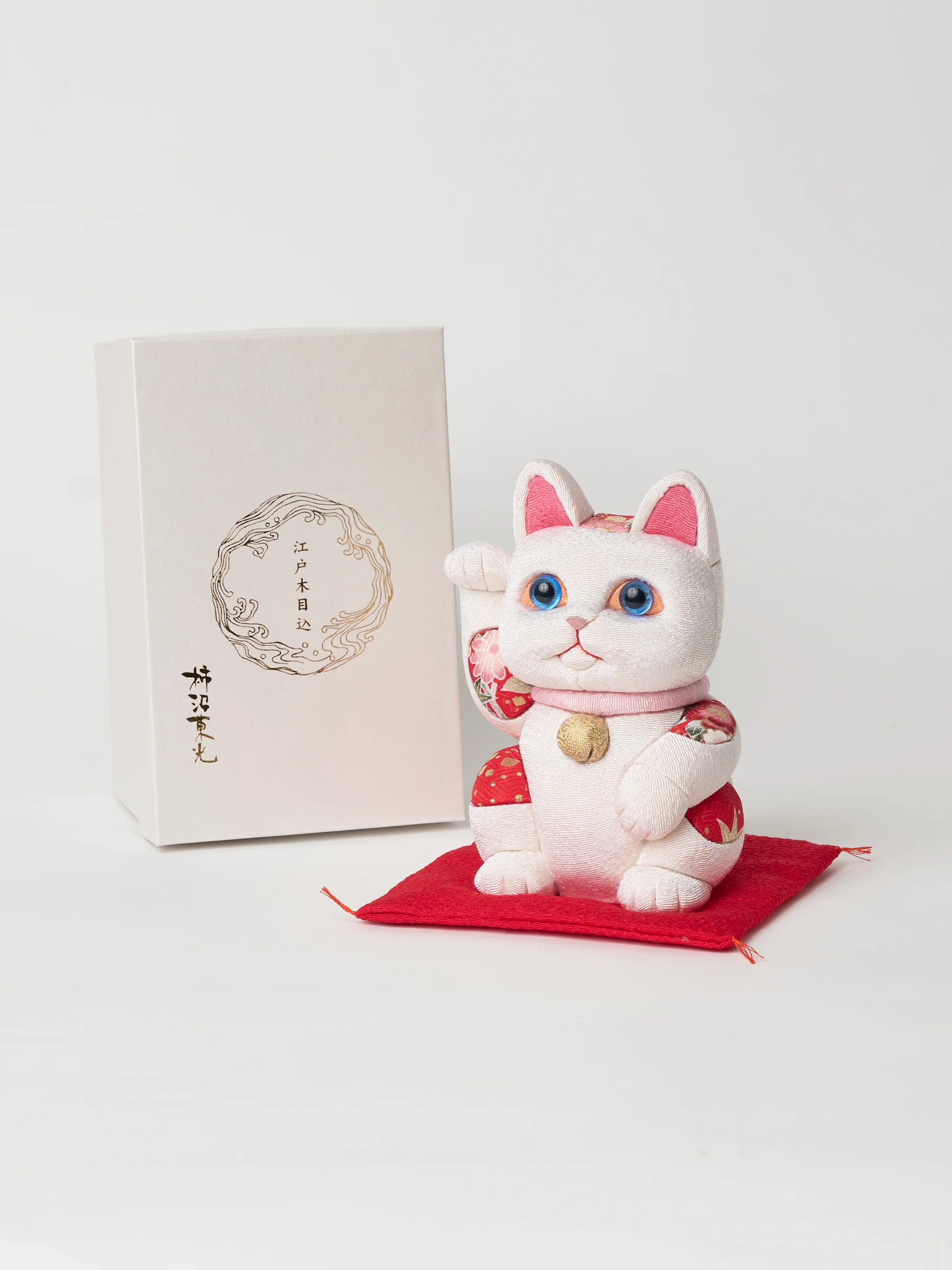 Maneki Neko Lucky Cat in White - Image 3