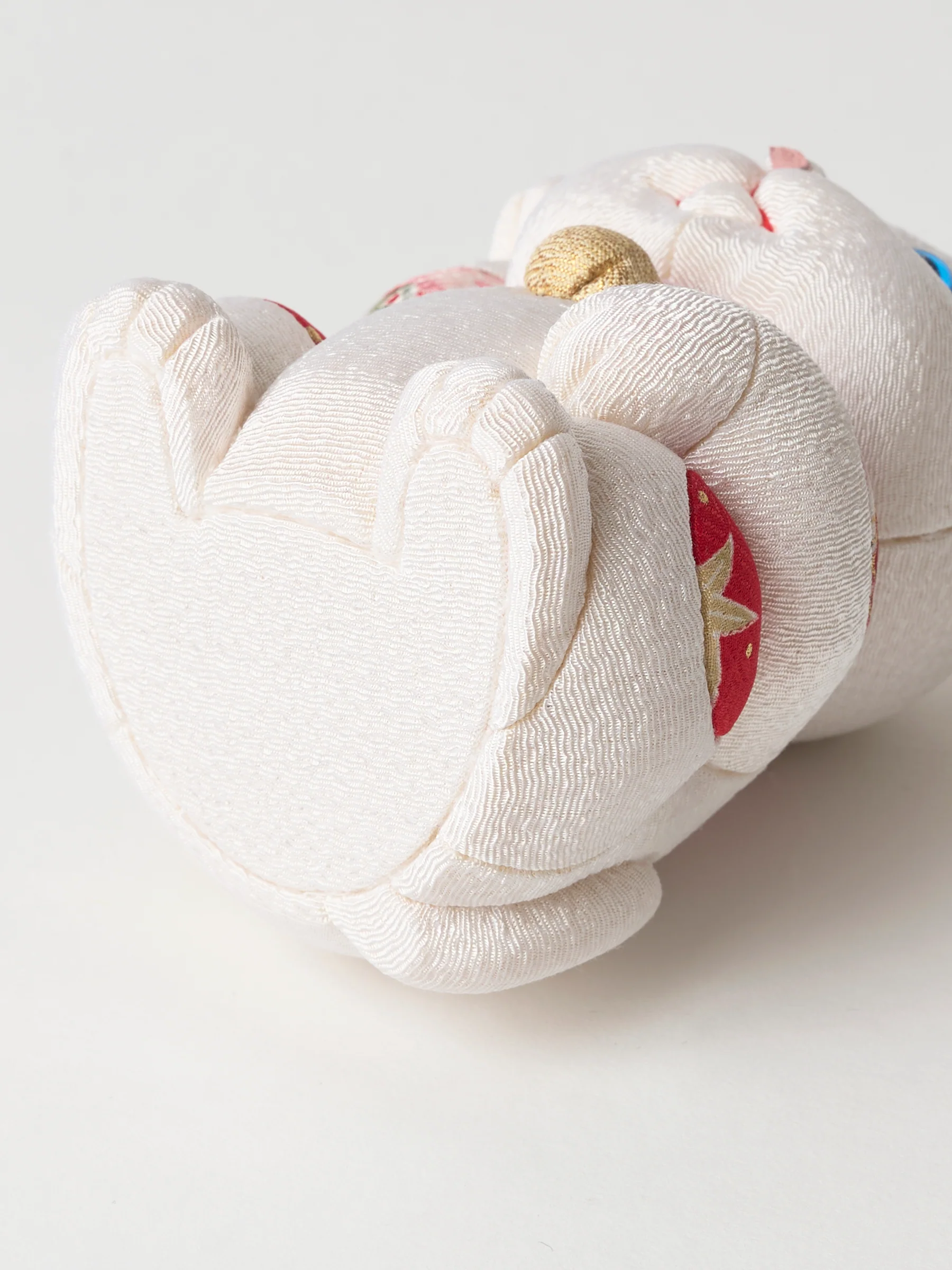 Maneki Neko Lucky Cat in White - Image 7