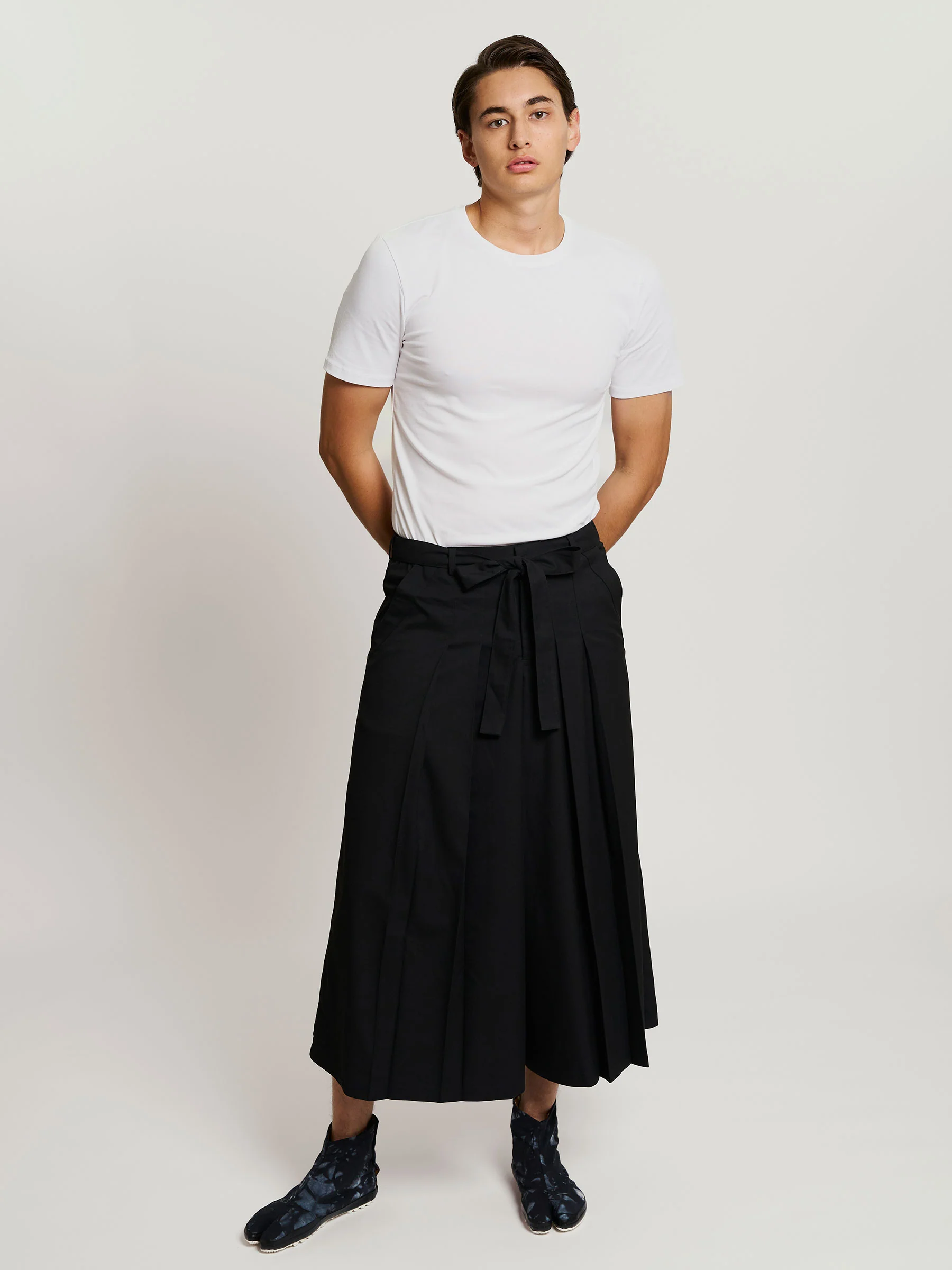 Men’s Hakama Pants in Black - Image 3