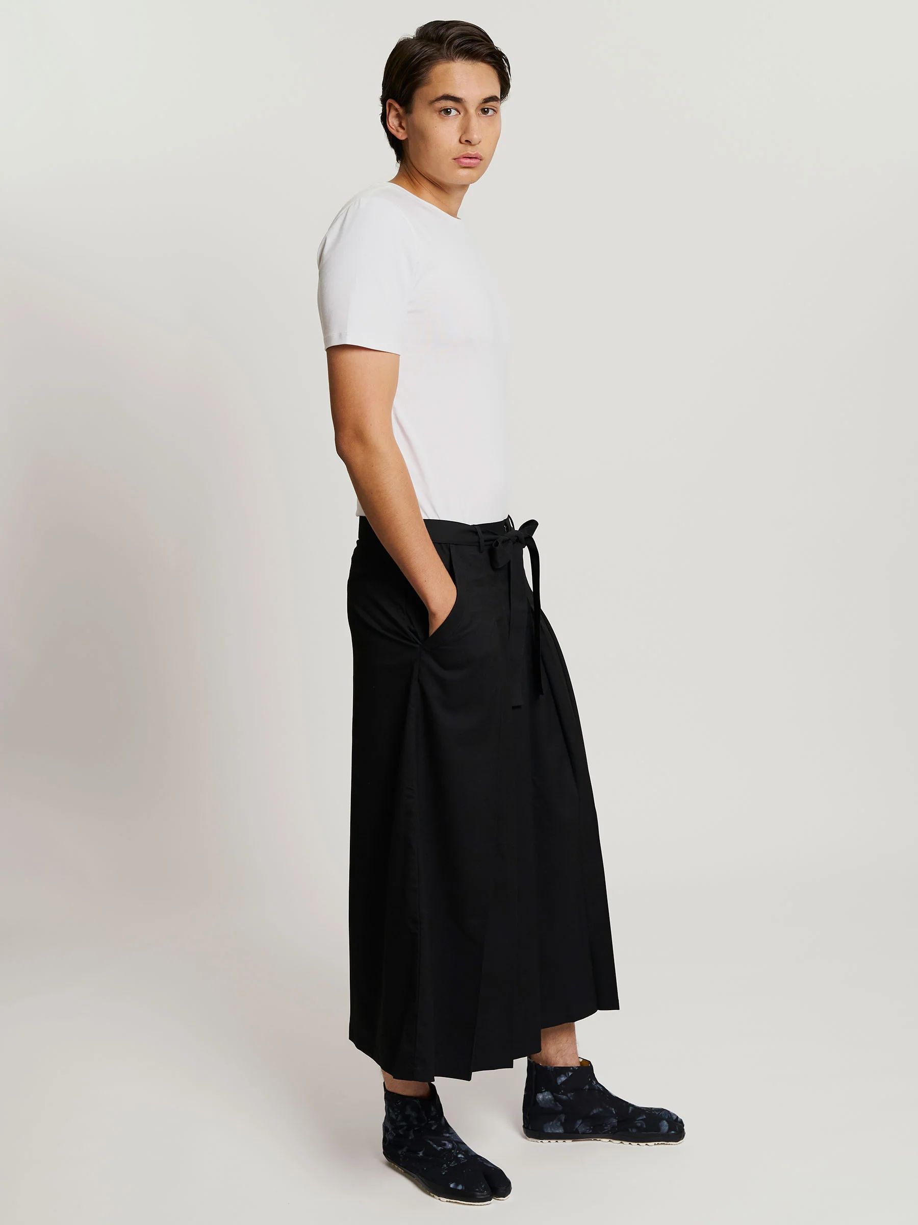 Men’s Hakama Pants in Black - Image 4