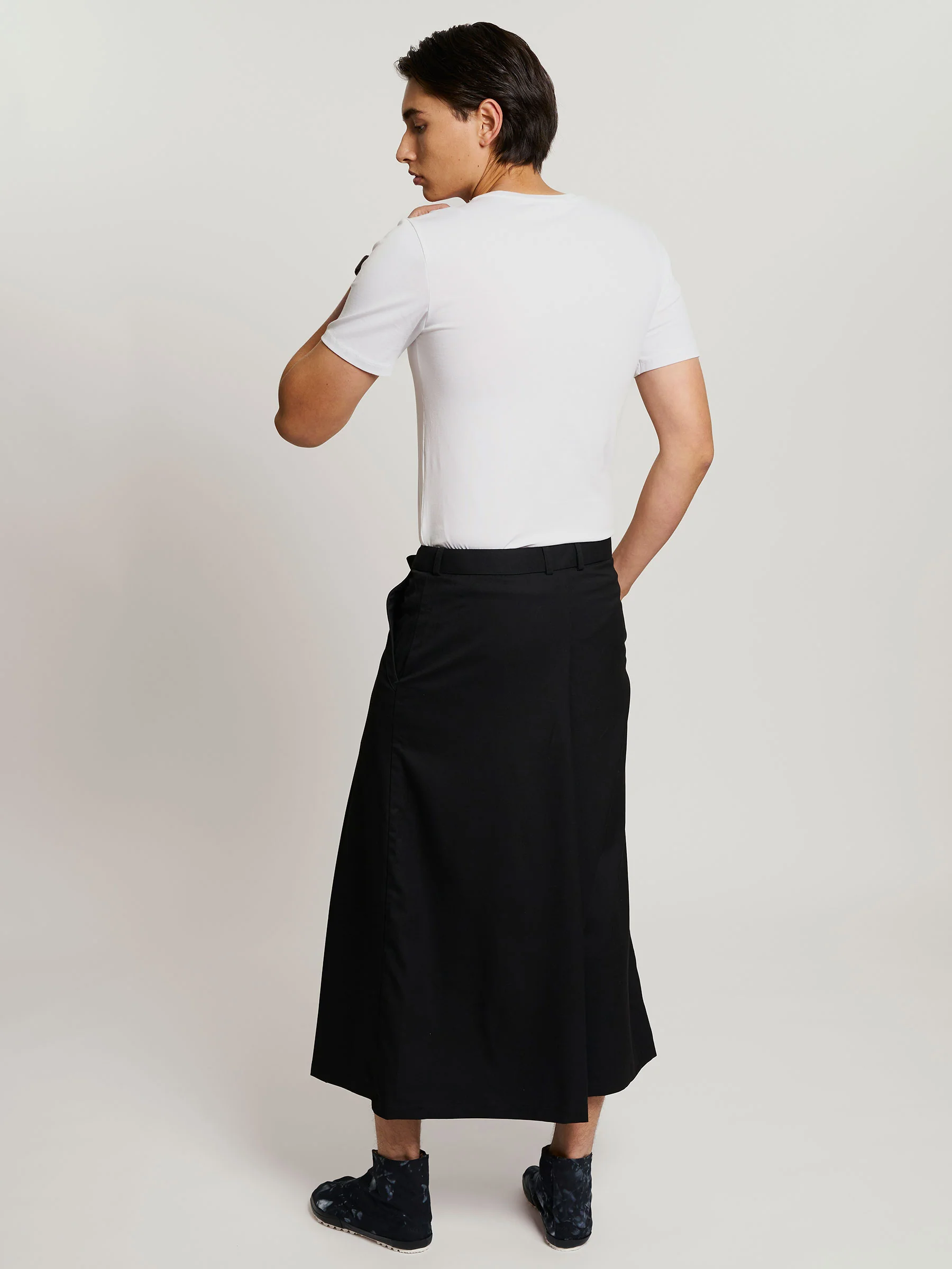 Men’s Hakama Pants in Black - Image 5