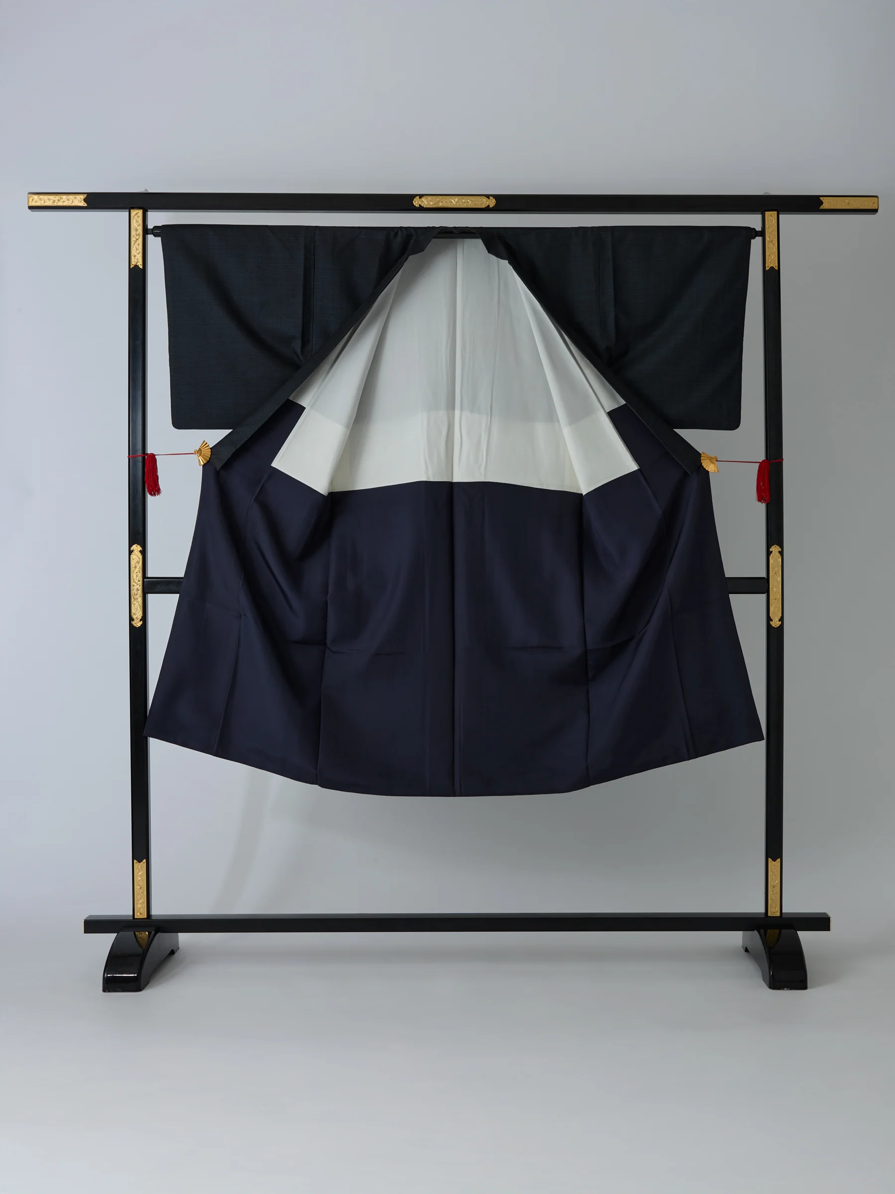 Men's Vintage Ao Silk Japanese Kimono - Image 3