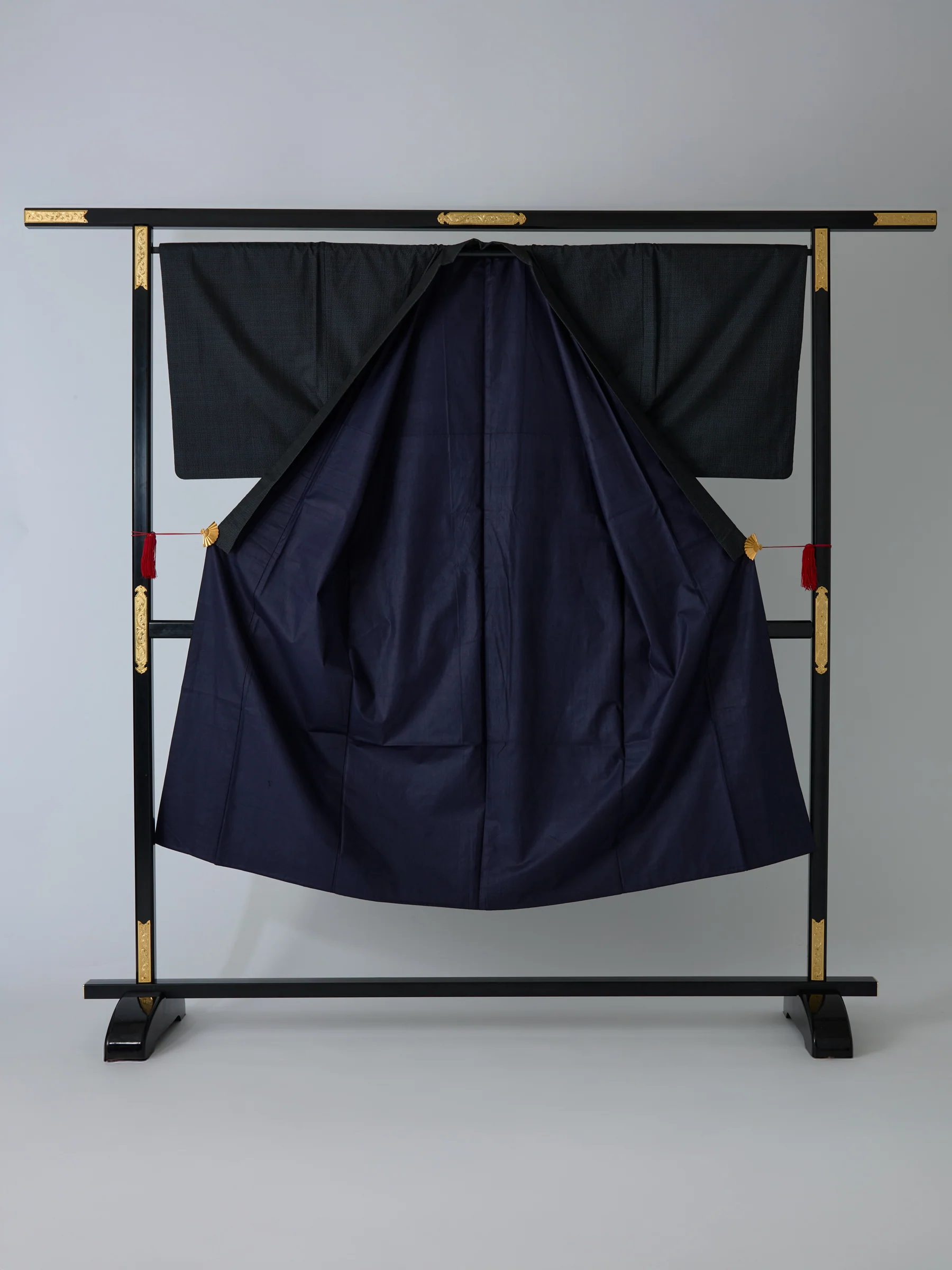 Men's Vintage Gunjo Silk Japanese Kimono - Image 3