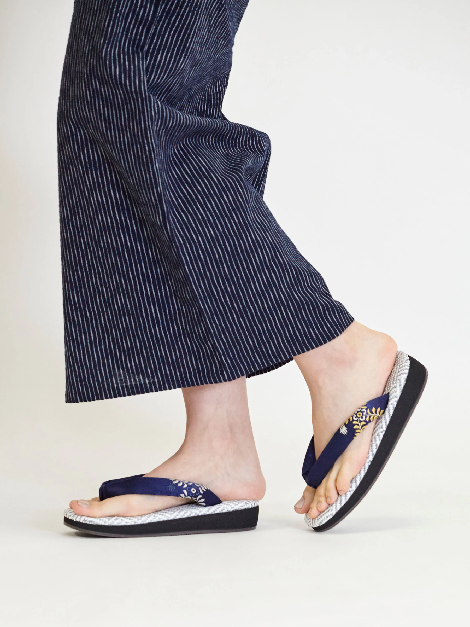 Nagi Unisex Setta Sandals - Image 9