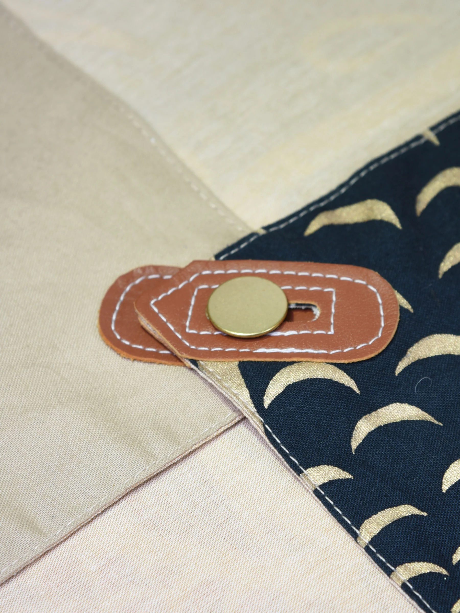 Red Koi Azuma Tote - Image 6