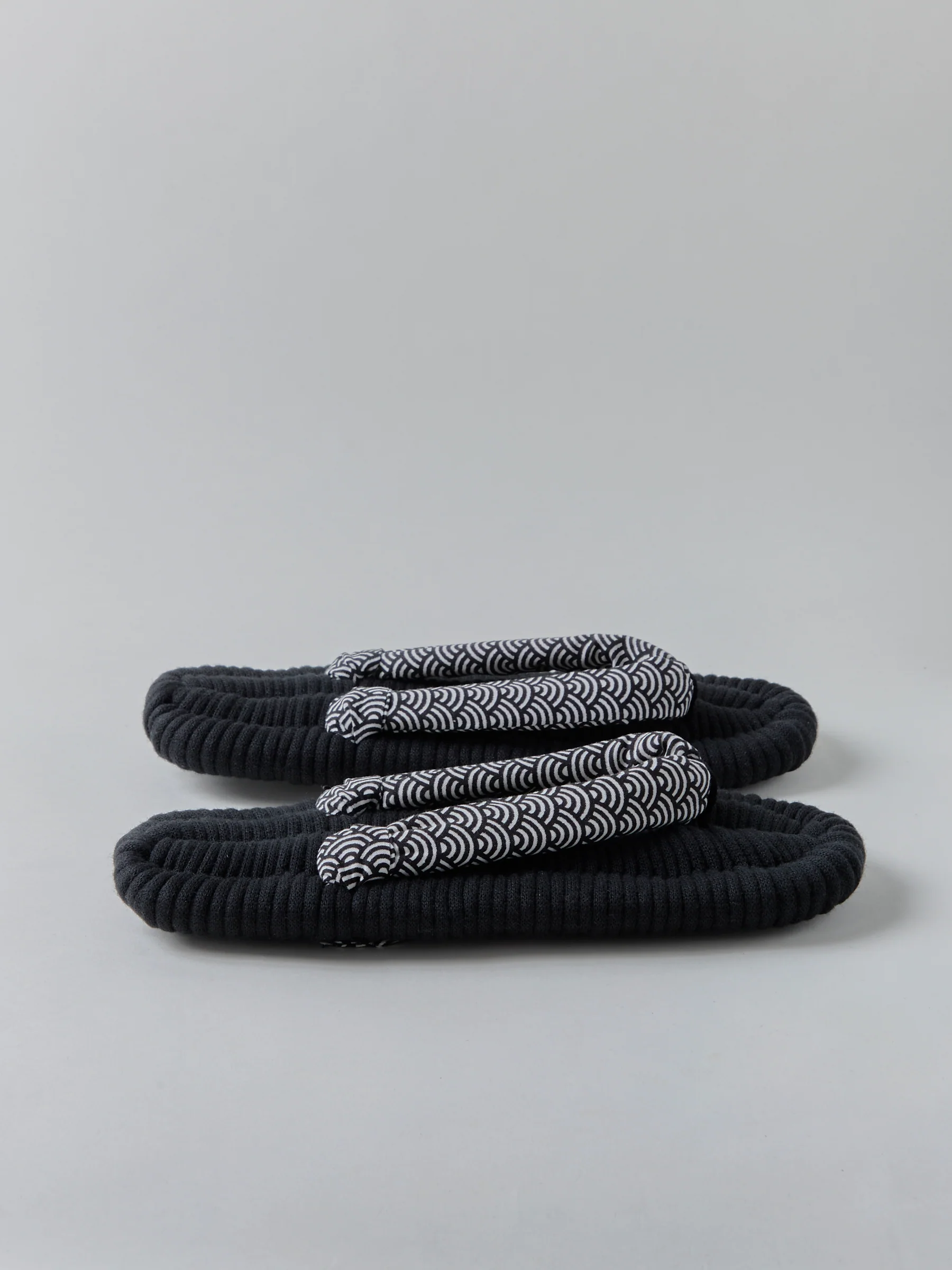 Seigaiha Zori Unisex Japanese Slippers - Image 3
