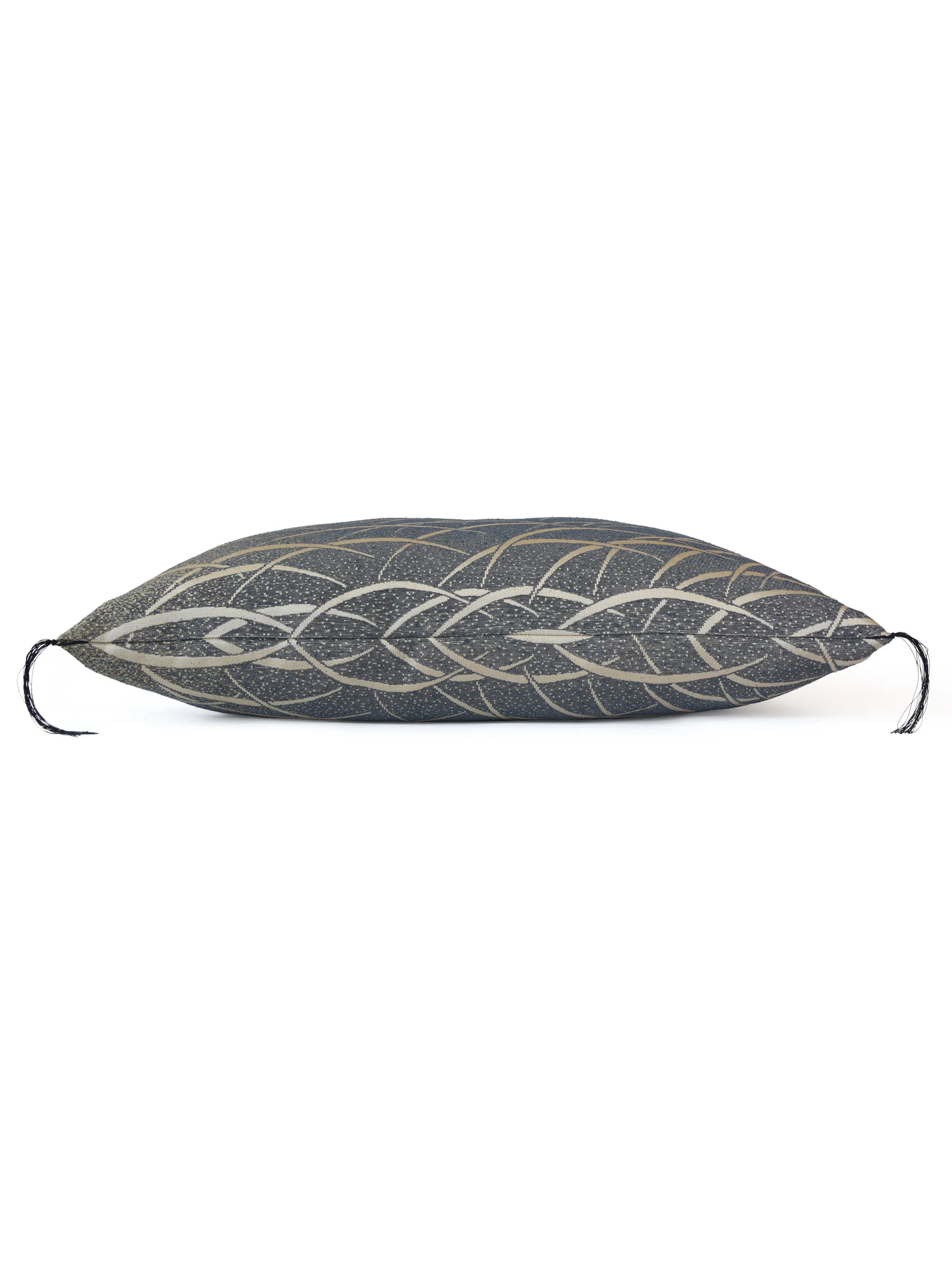 Tsuyukusa Gold Zabuton Cushion - Image 4