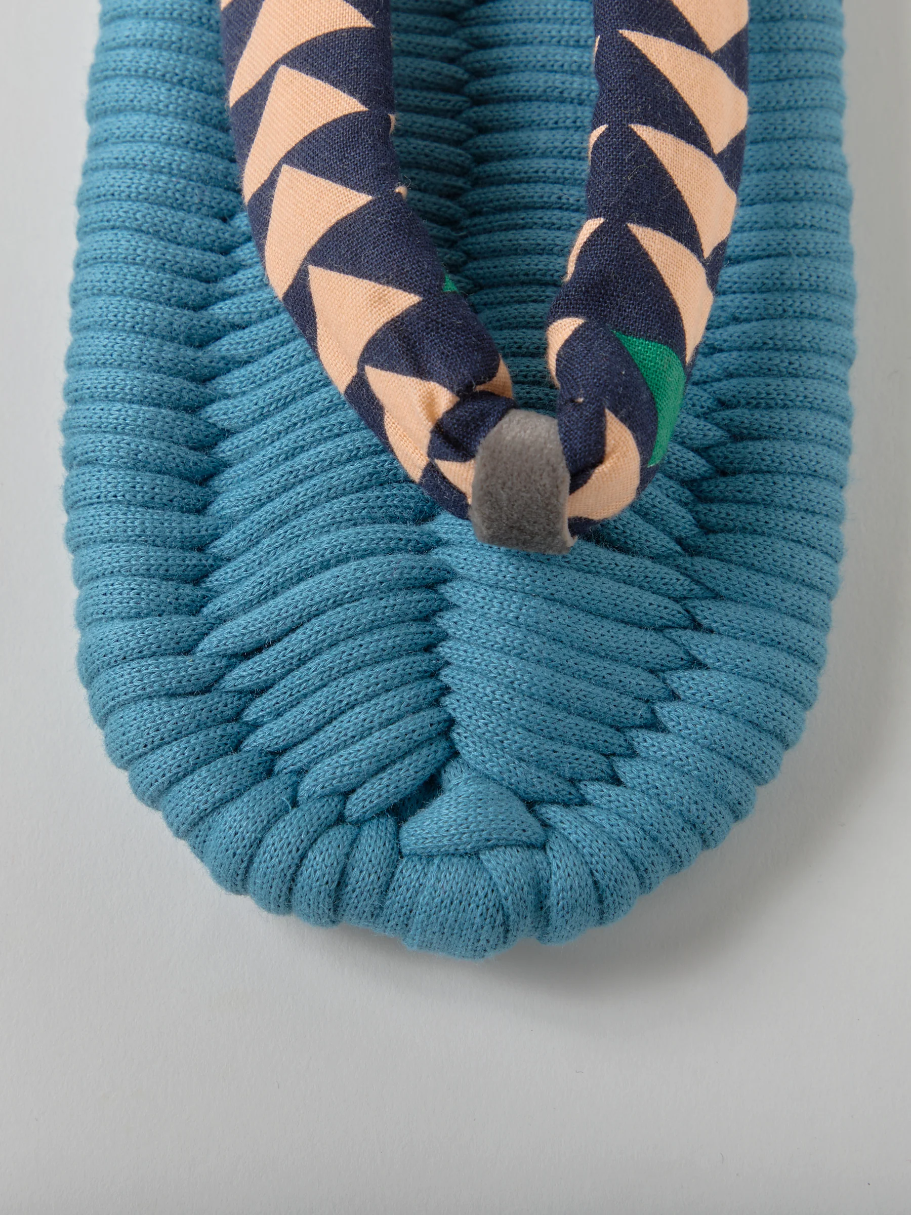Uroko Zori Unisex Japanese Slippers - Image 5