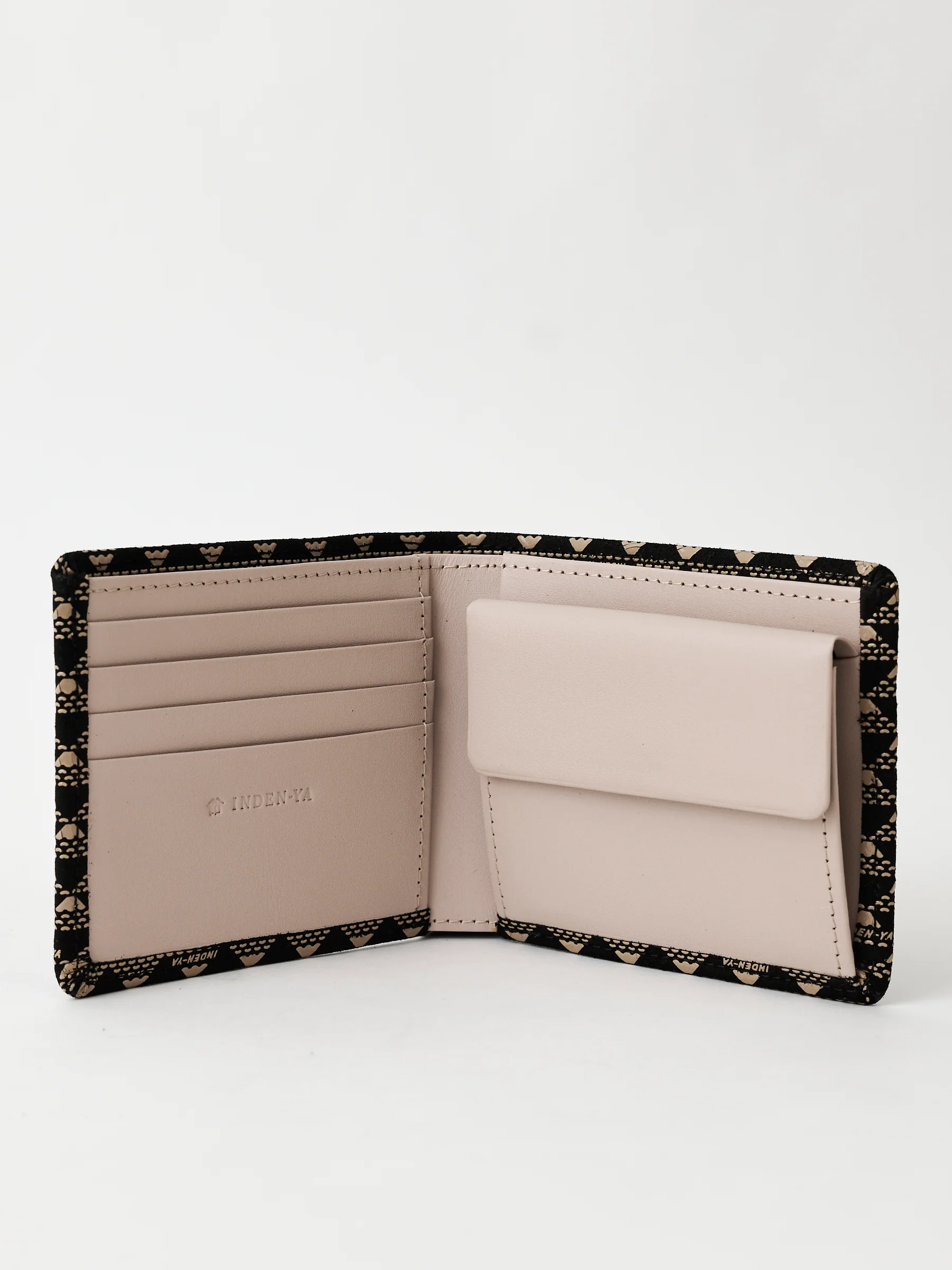 White Fuji Bifold Lacquered Leather Wallet - Image 3