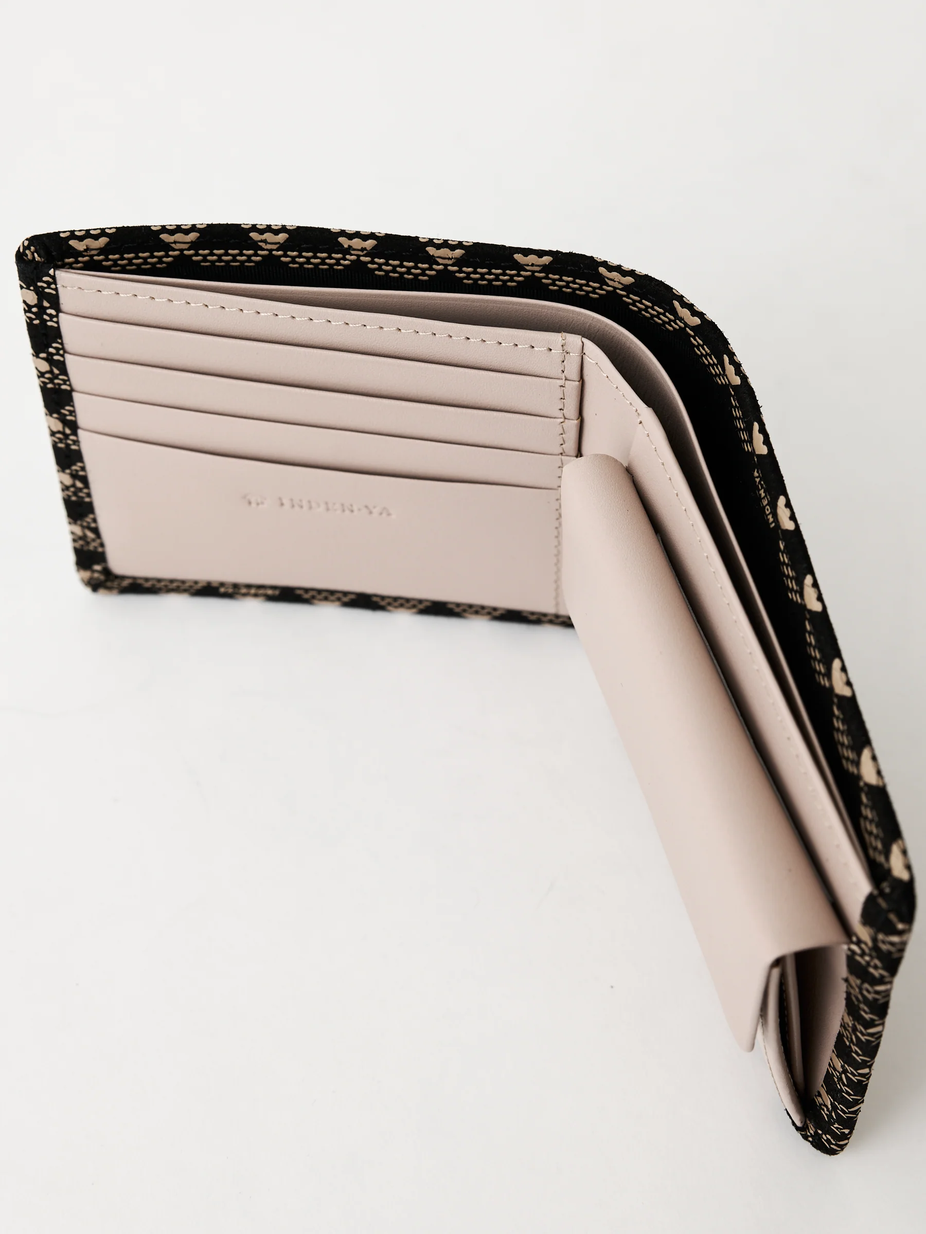 White Fuji Bifold Lacquered Leather Wallet - Image 4