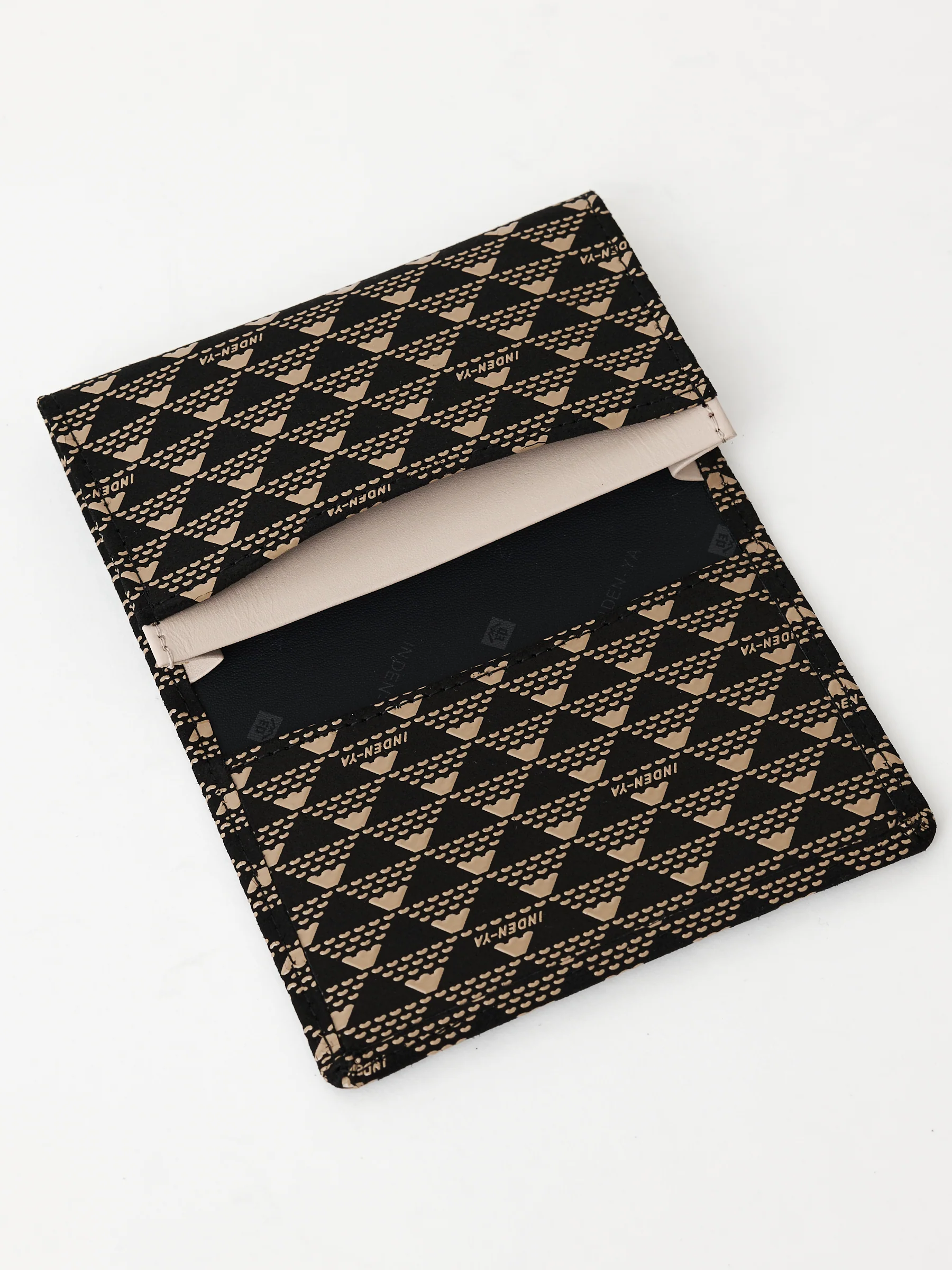 White Fuji Lacquered Leather Card Holder - Image 3