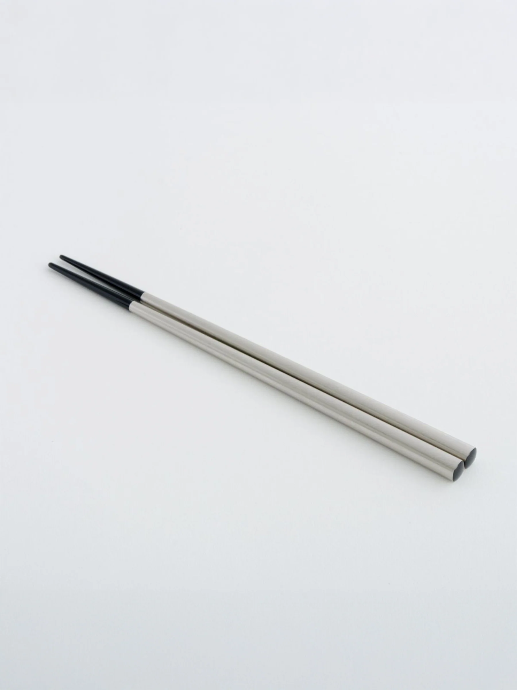 White Gold Leaf Chapsticks Gift Set by Hakuza - Image 3
