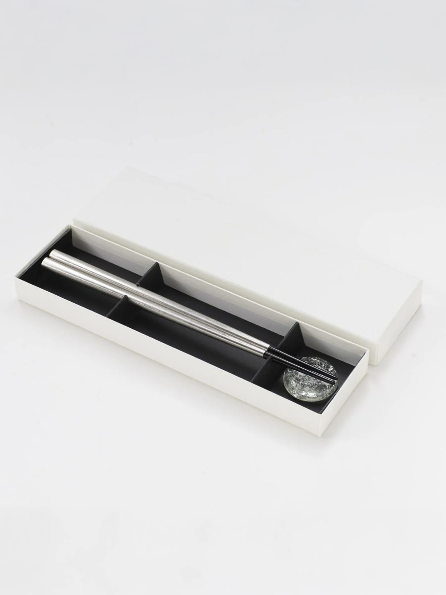 White Gold Leaf Chapsticks Gift Set by Hakuza - Image 6