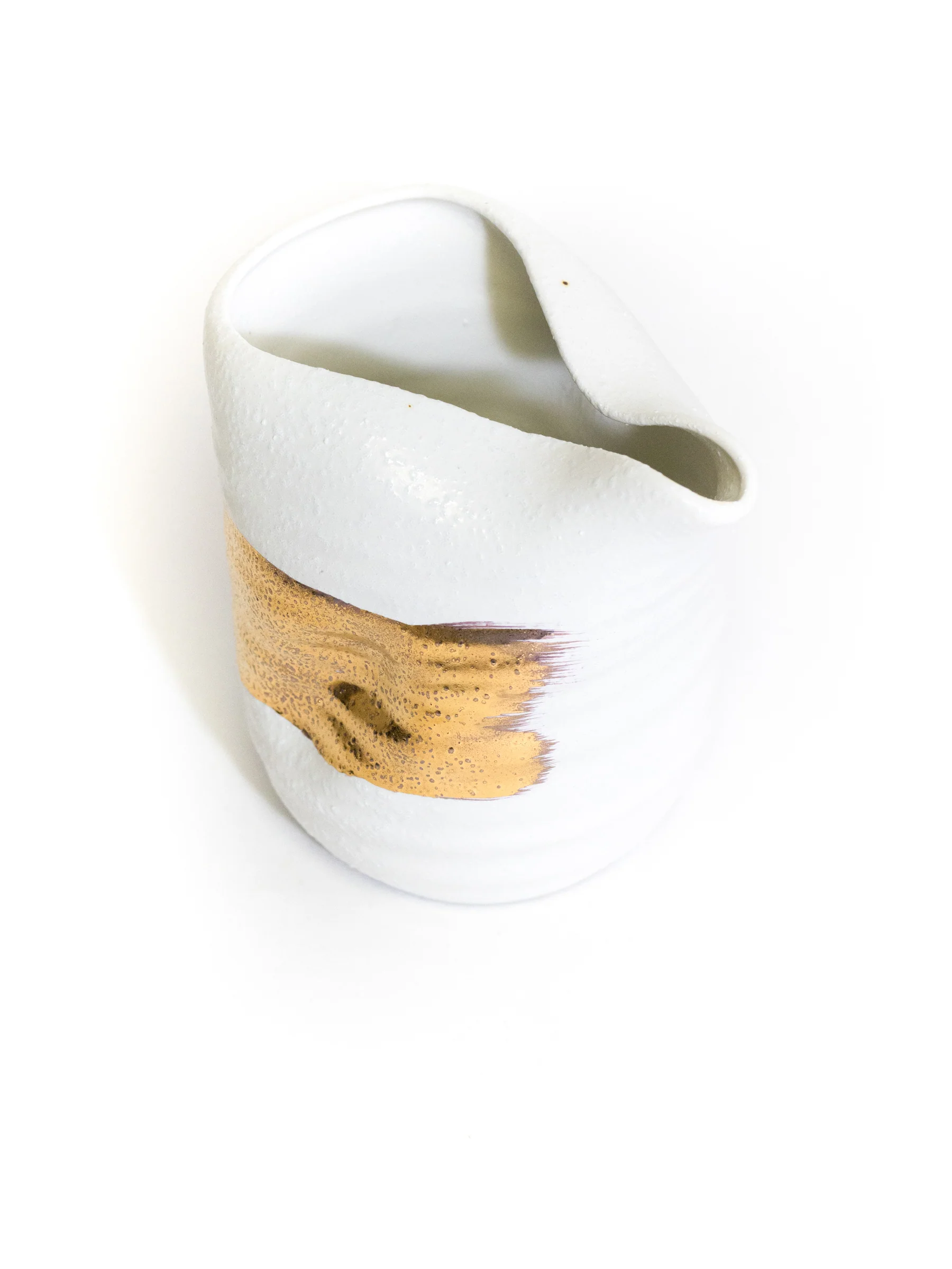 White Kinmaki Mino Ware Japanese Sake Set by Yamai - Image 4