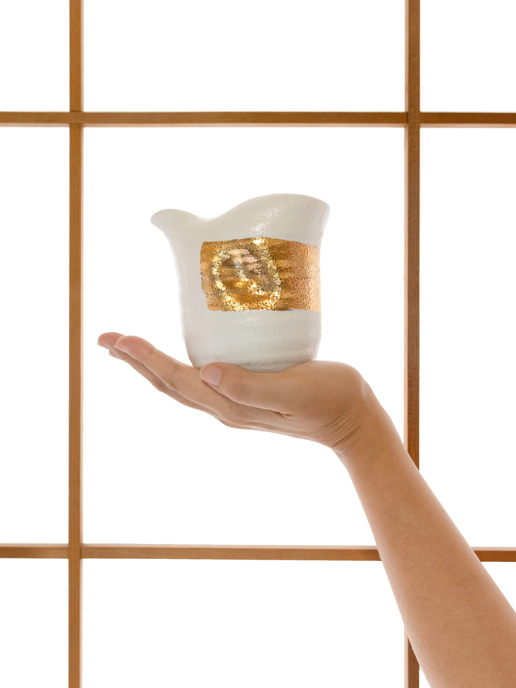 White Kinmaki Mino Ware Japanese Sake Set by Yamai - Image 9