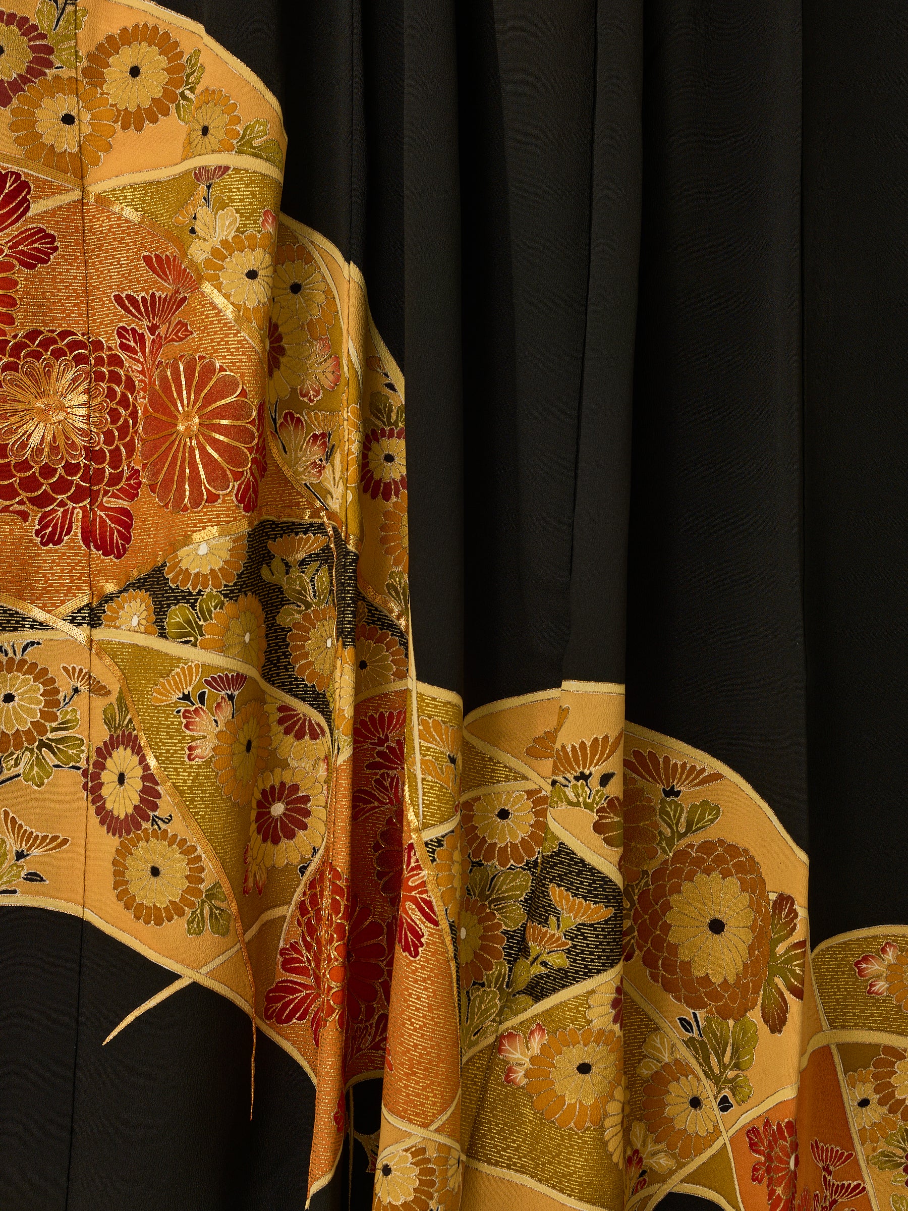 Women's Vintage Black Kiku Silk Japanese Kimono - Image 6