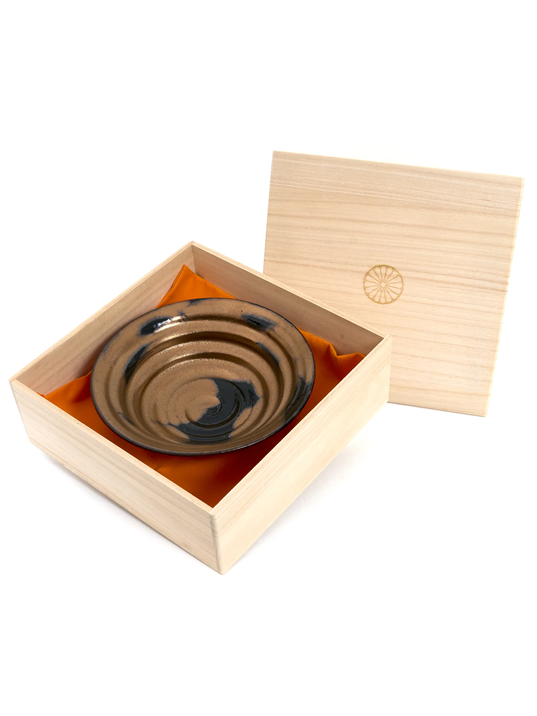 Zen Gold Kyoto Ware Serving Bowl by Ninshu (8"/21cm) - Image 3
